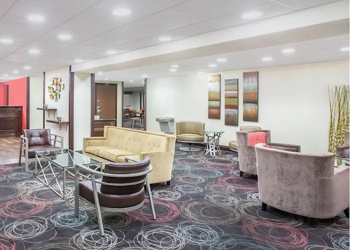 Sky Tree Hotel Tulsa