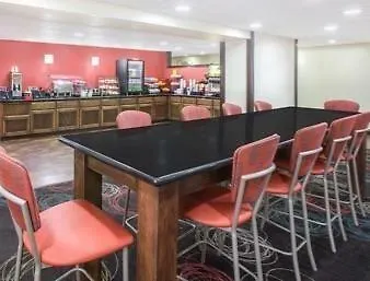 Hotel Sky Tree Tulsa